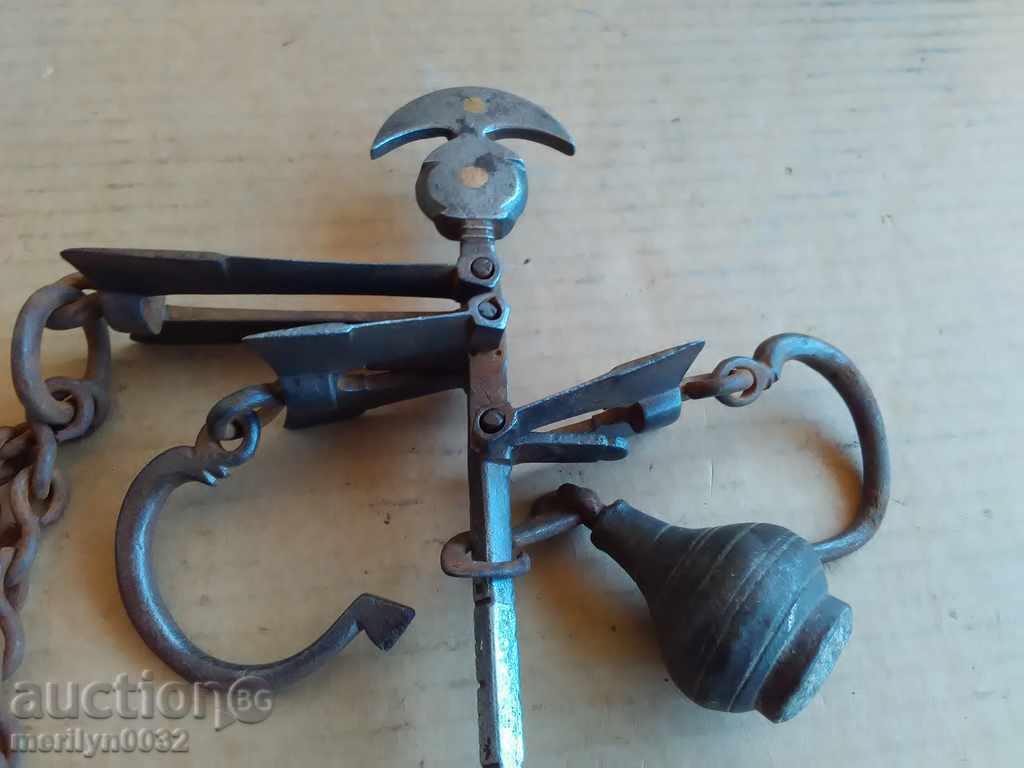 Auction An old Ottoman scales in an eye scales, a pallet Auction An old Ottoman scales in an eye scales, a pallet