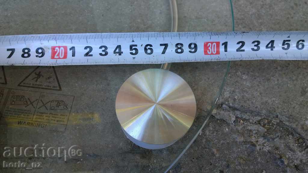 Auction  7950. DOMESTIC KANTAR WINDOW GLASS