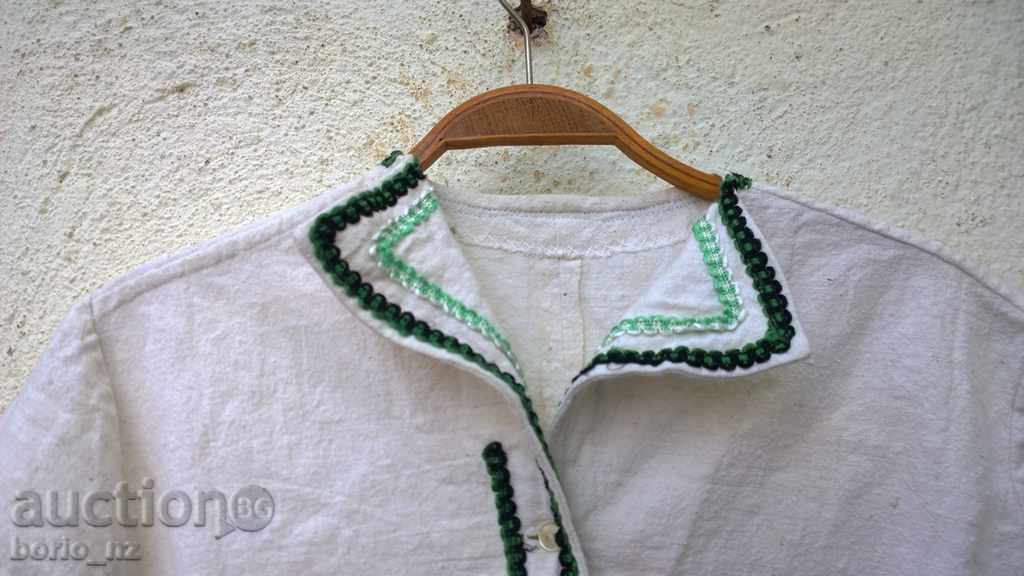 7988. STARA TAKANA COTTON SHIRT BULGARIAN NOSIA with price 25.00 BGN | € 12.78 7988. STARA TAKANA COTTON SHIRT BULGARIAN NOSIA with price 25.00 BGN | € 12.78