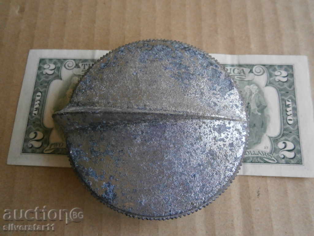 Delivery of AUTO cap for a retro car motor Delivery of AUTO cap for a retro car motor