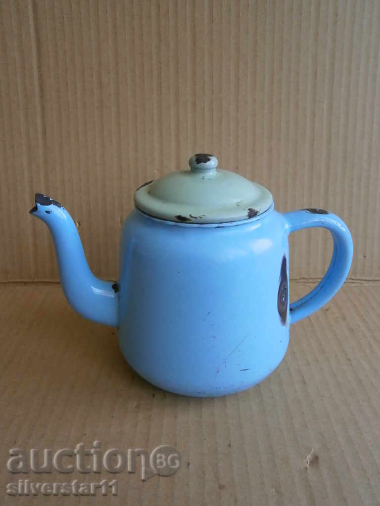 Vintage enamelled teapot 50th retro with price 21.00 BGN | € 10.74 Vintage enamelled teapot 50th retro with price 21.00 BGN | € 10.74
