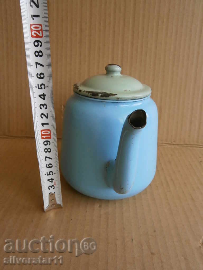 Delivery of Vintage enamelled teapot 50th retro Delivery of Vintage enamelled teapot 50th retro