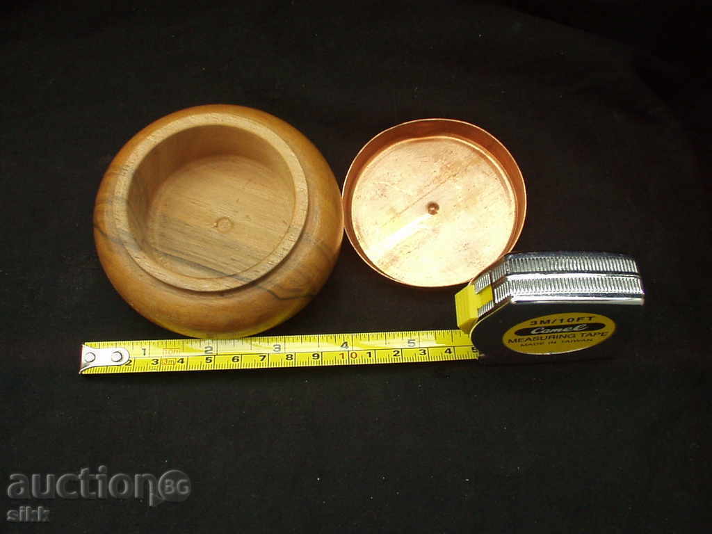 Domestic wooden vessel - souvenir with price 5.00 BGN | € 2.56 Domestic wooden vessel - souvenir with price 5.00 BGN | € 2.56