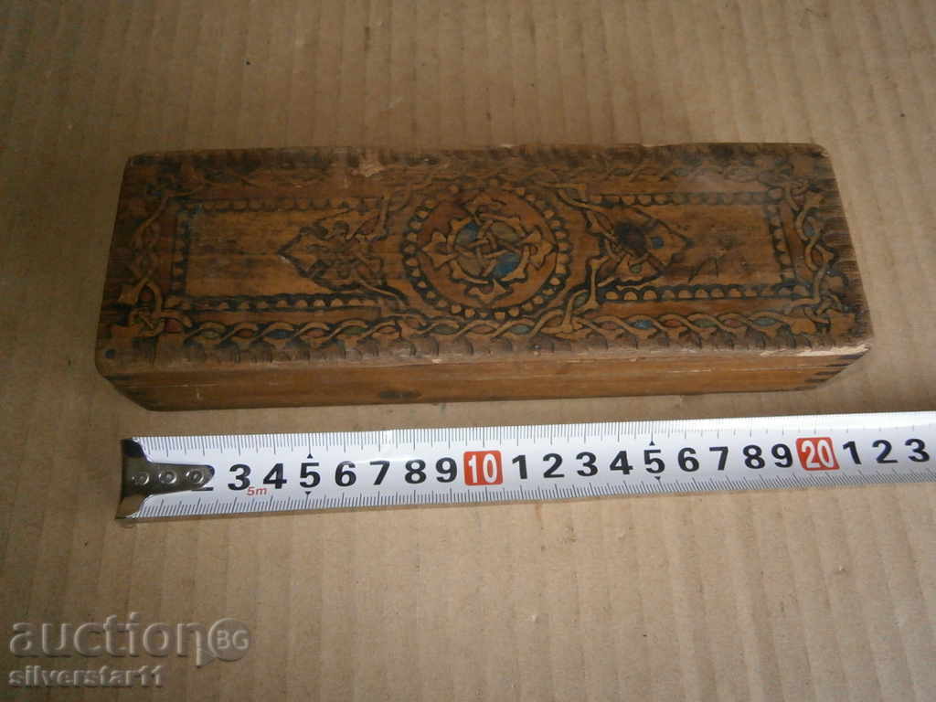 old primitive wooden box - 6 old primitive wooden box - 6