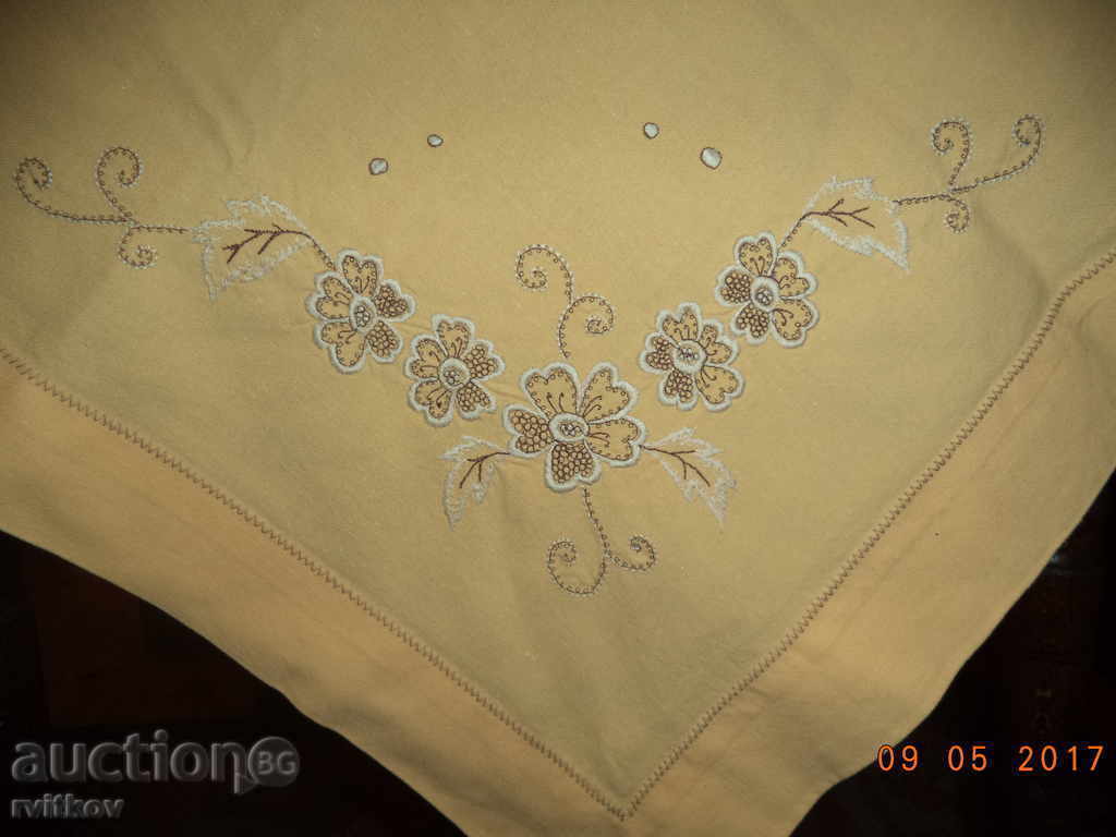 Auction Beautiful cotton tablecloth with embroidery Auction Beautiful cotton tablecloth with embroidery