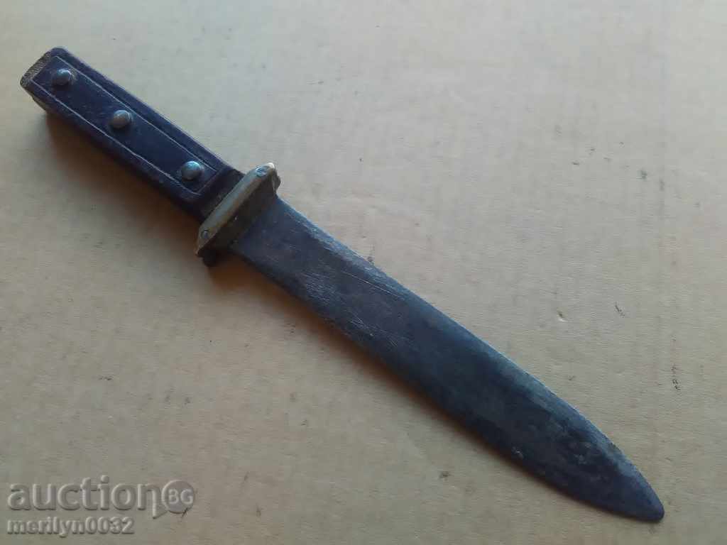 Окопна кама нож острие