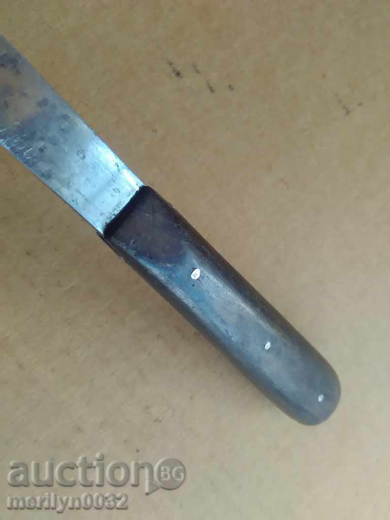 Доставка на Стар профилен немски нож с чирени от биволски рог