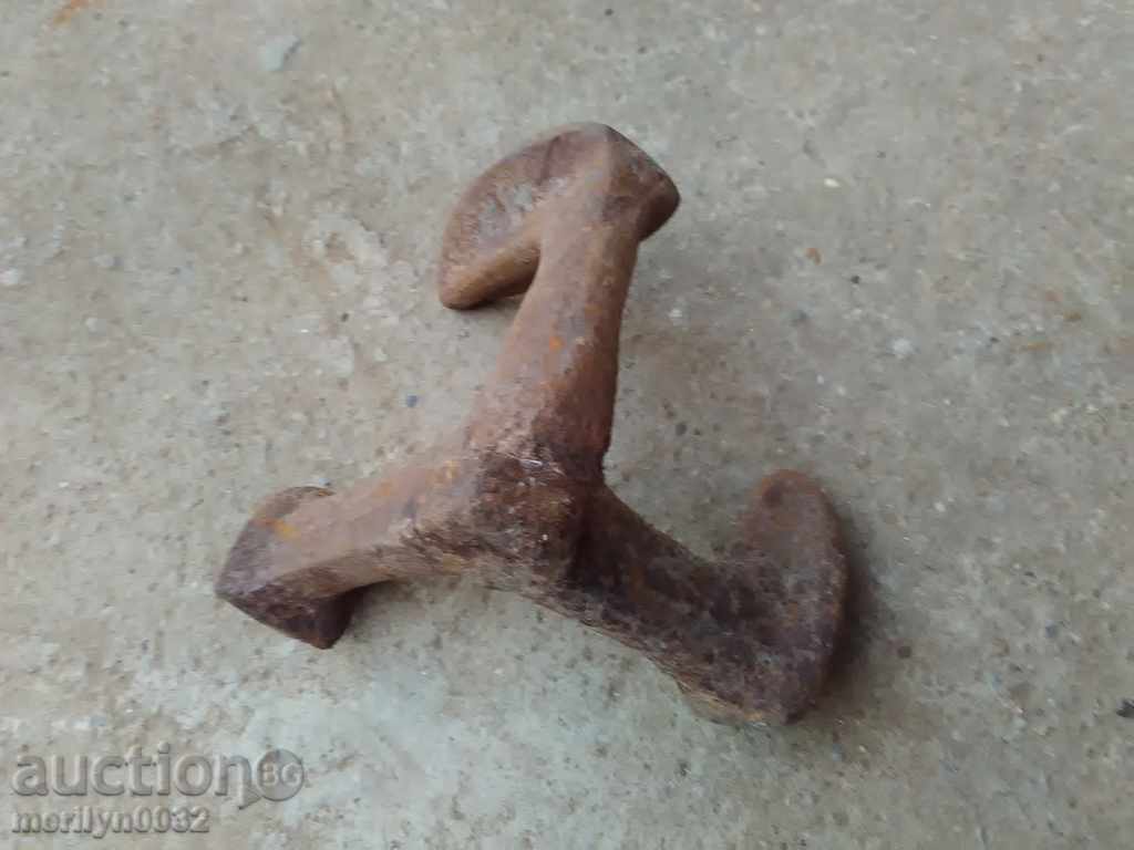 Old shoemaker anvil, wrought iron with price 35.00 BGN | € 17.90 Old shoemaker anvil, wrought iron with price 35.00 BGN | € 17.90