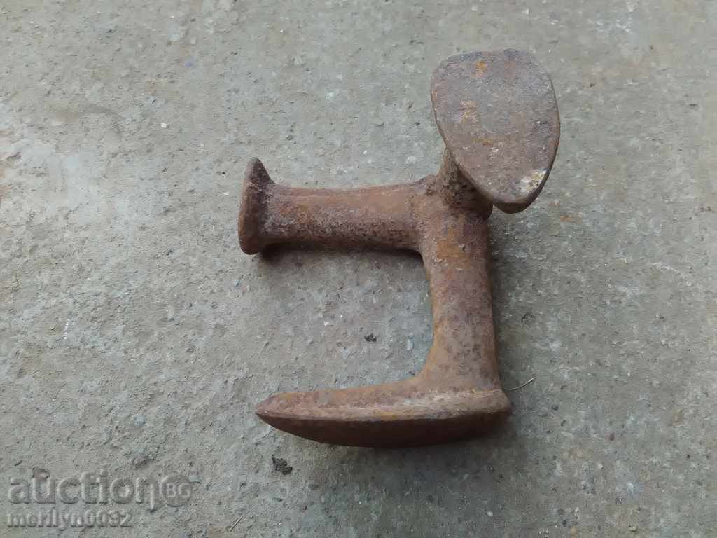 Old shoemaker anvil, wrought iron - 5 Old shoemaker anvil, wrought iron - 5