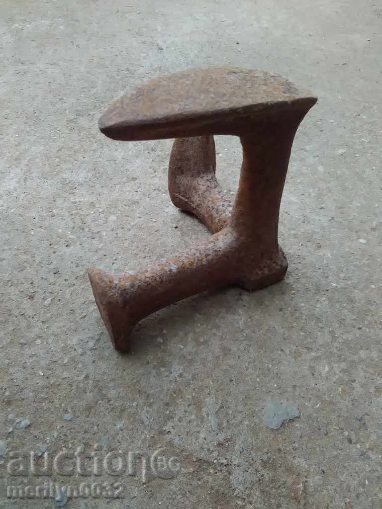 Old shoemaker anvil, wrought iron - 6 Old shoemaker anvil, wrought iron - 6