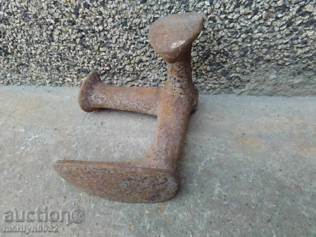 Old shoemaker anvil, wrought iron - 7 Old shoemaker anvil, wrought iron - 7