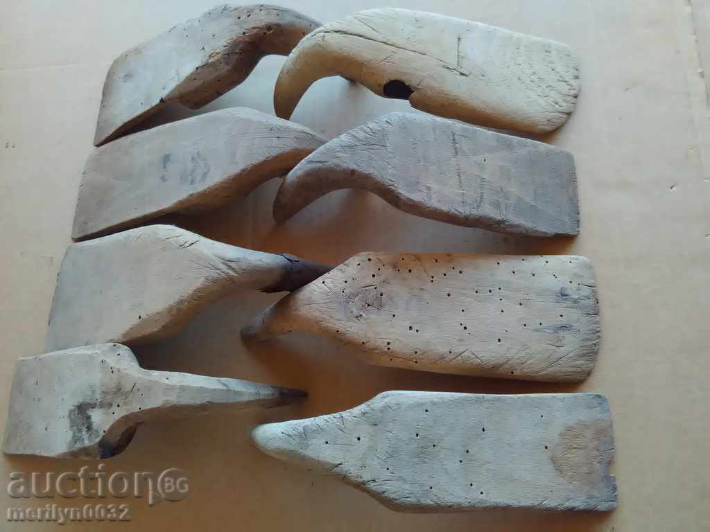 Lot 8 palmarkers palm tree the wooden sickle with price 106.00 BGN | € 54.20 Lot 8 palmarkers palm tree the wooden sickle with price 106.00 BGN | € 54.20