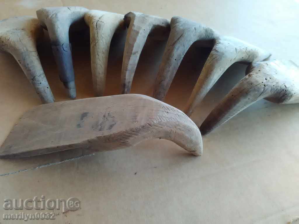 Delivery of Lot 8 palmarkers palm tree the wooden sickle Delivery of Lot 8 palmarkers palm tree the wooden sickle