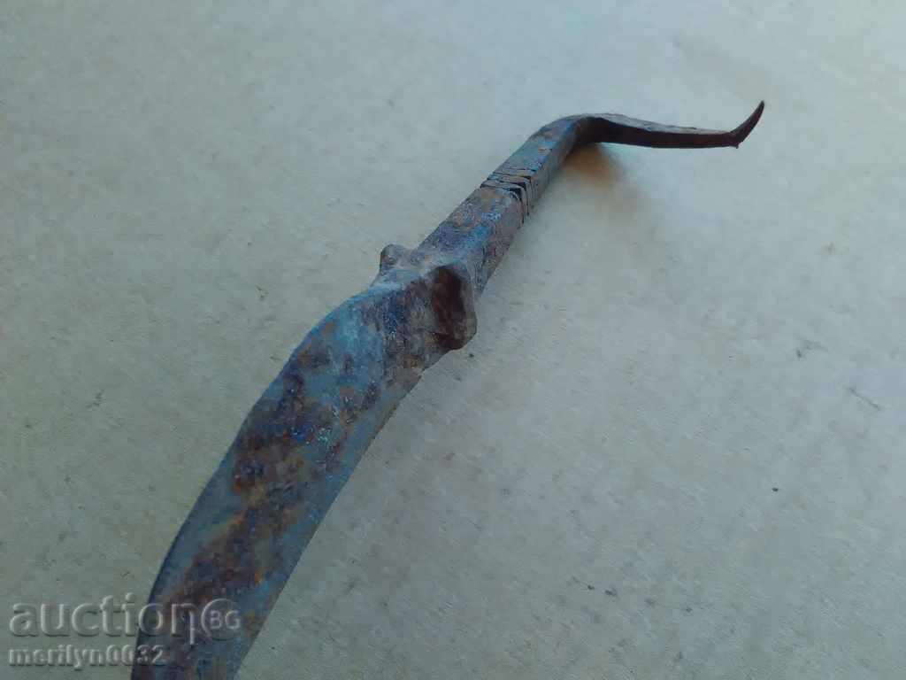 Delivery of An old knife, a dagger, a blade of a bitch Delivery of An old knife, a dagger, a blade of a bitch