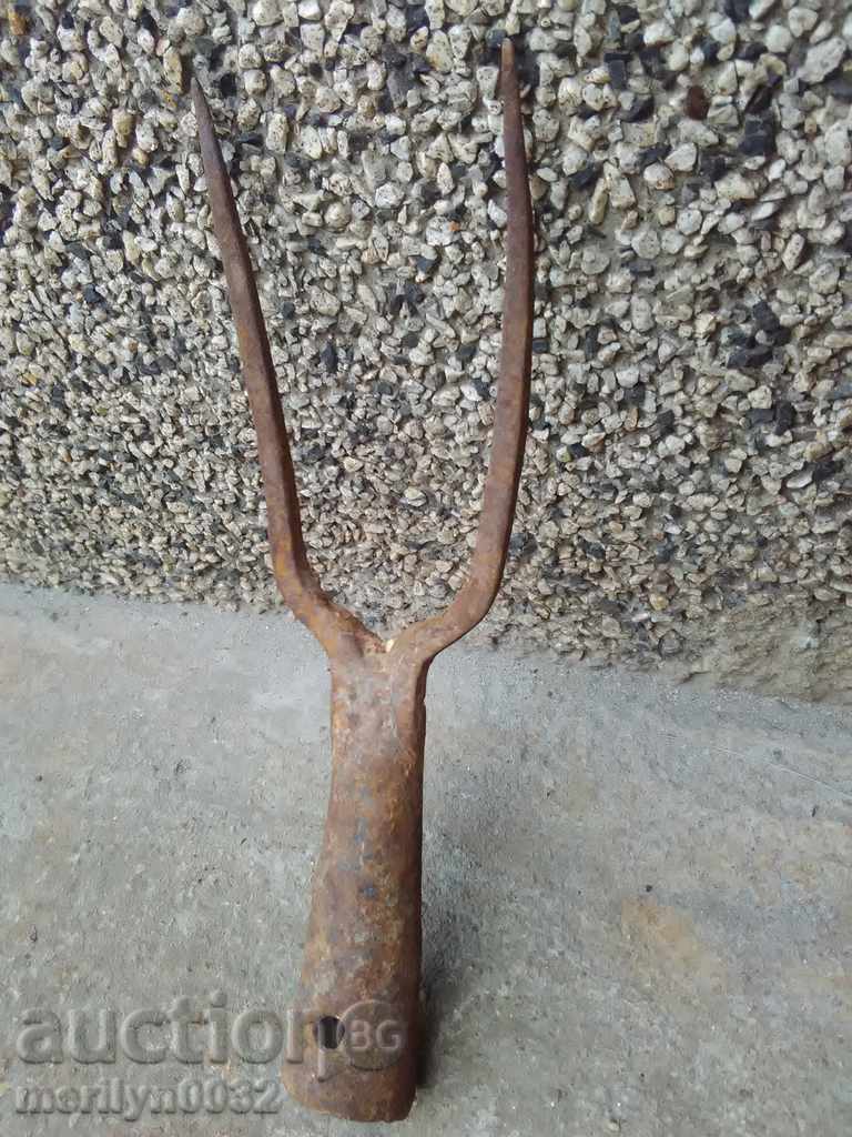 Double tooth, villa for sugar beet extraction, stew iron with price 35.00 BGN | € 17.90 Double tooth, villa for sugar beet extraction, stew iron with price 35.00 BGN | € 17.90