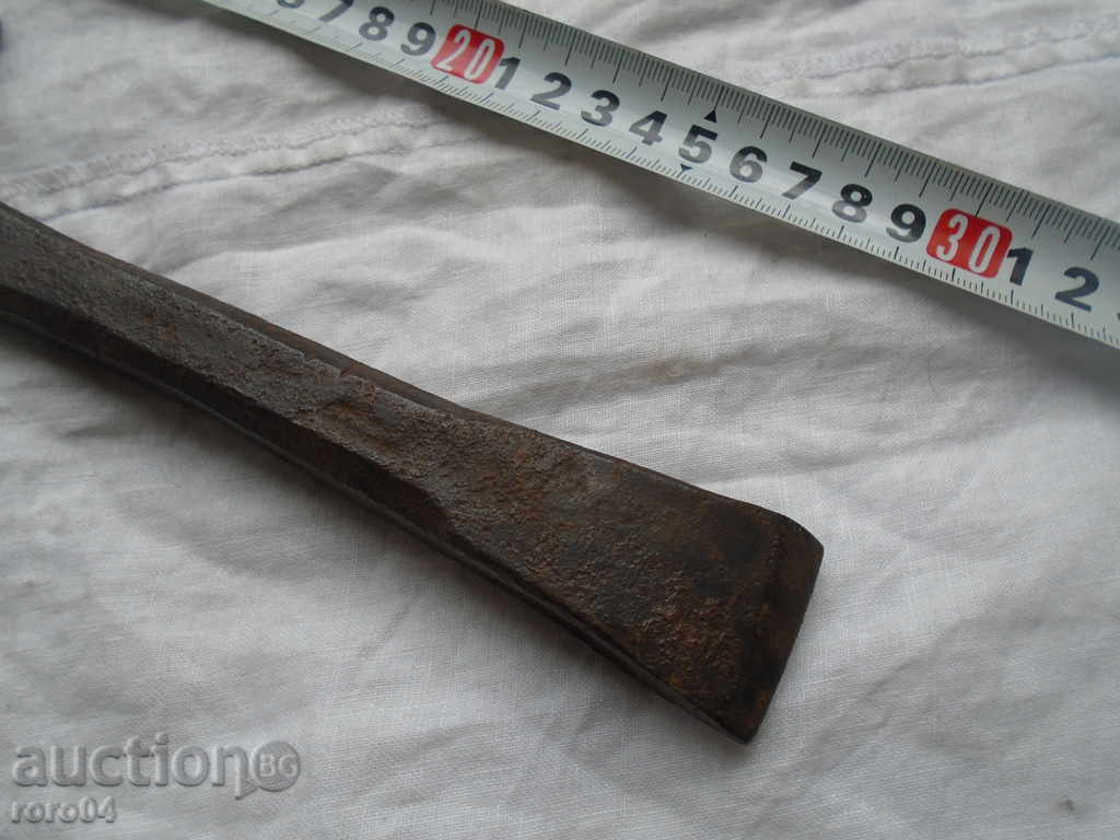 Auction HANDMADE HANGING WRAP Auction HANDMADE HANGING WRAP