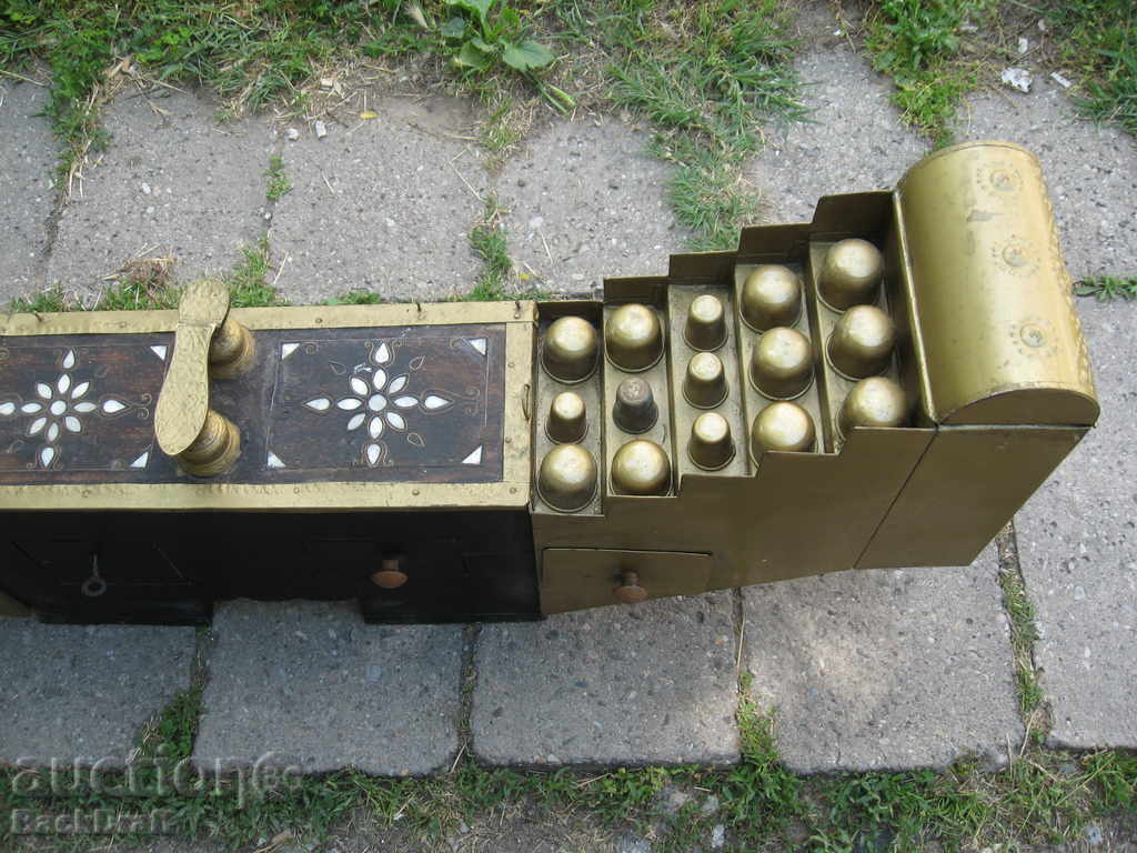 Delivery of Old Hand Wrought Waxing Box, Brass, Mother of Pearl, Shoes Delivery of Old Hand Wrought Waxing Box, Brass, Mother of Pearl, Shoes