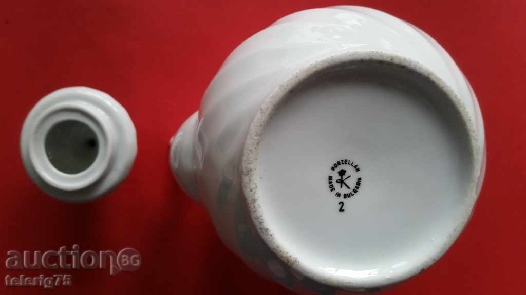 Delivery of Beautiful Old Retro Tea from Quality Bulgarian Porcelain Delivery of Beautiful Old Retro Tea from Quality Bulgarian Porcelain