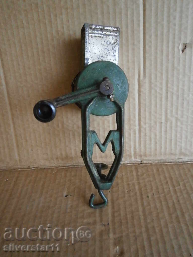 Auction grinder for grinding walnut grinders Auction grinder for grinding walnut grinders