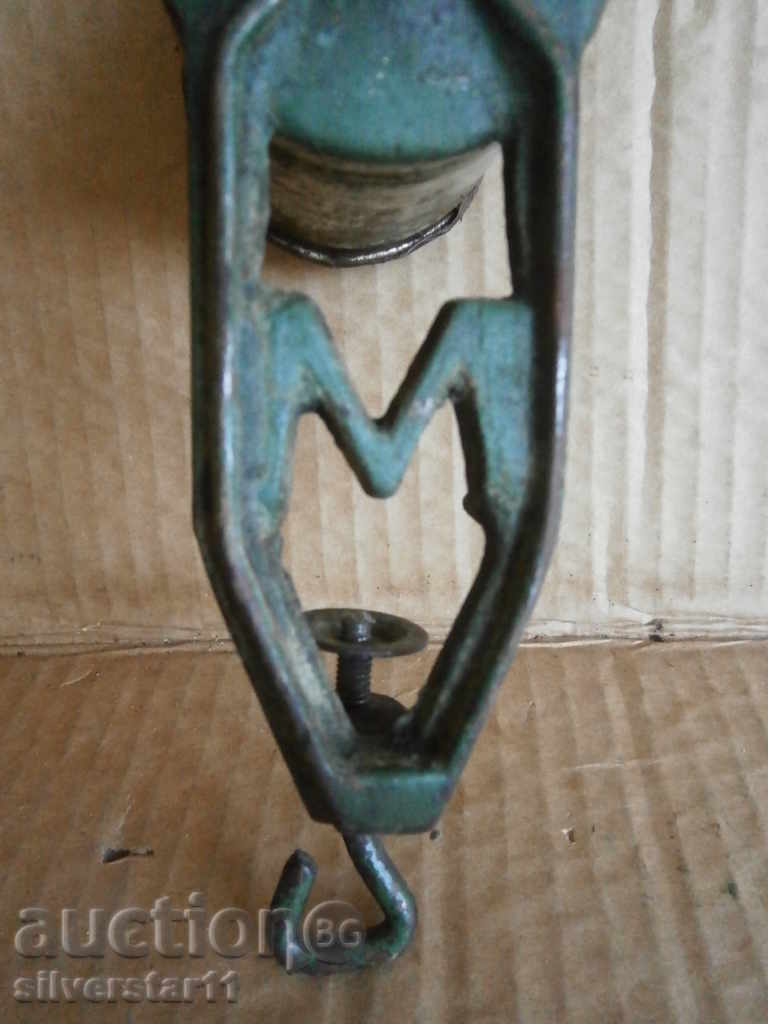 Delivery of grinder for grinding walnut grinders Delivery of grinder for grinding walnut grinders