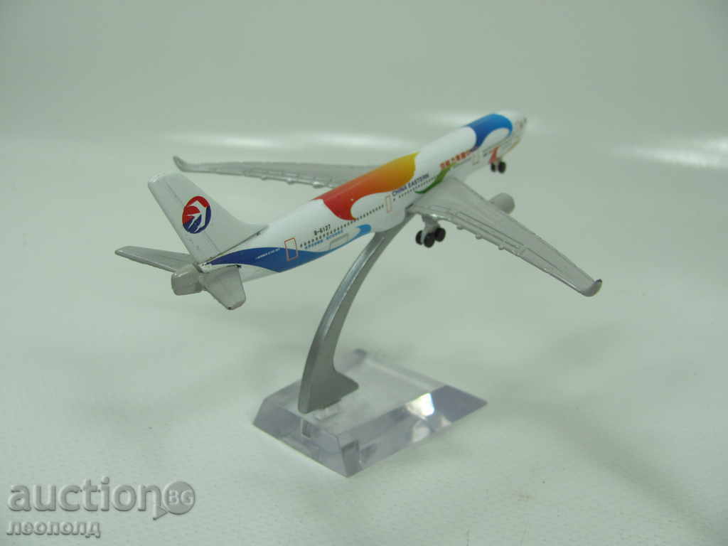 Delivery of Tabletop Metal Airplane Model Airbus A330-300 China 1/500 Delivery of Tabletop Metal Airplane Model Airbus A330-300 China 1/500