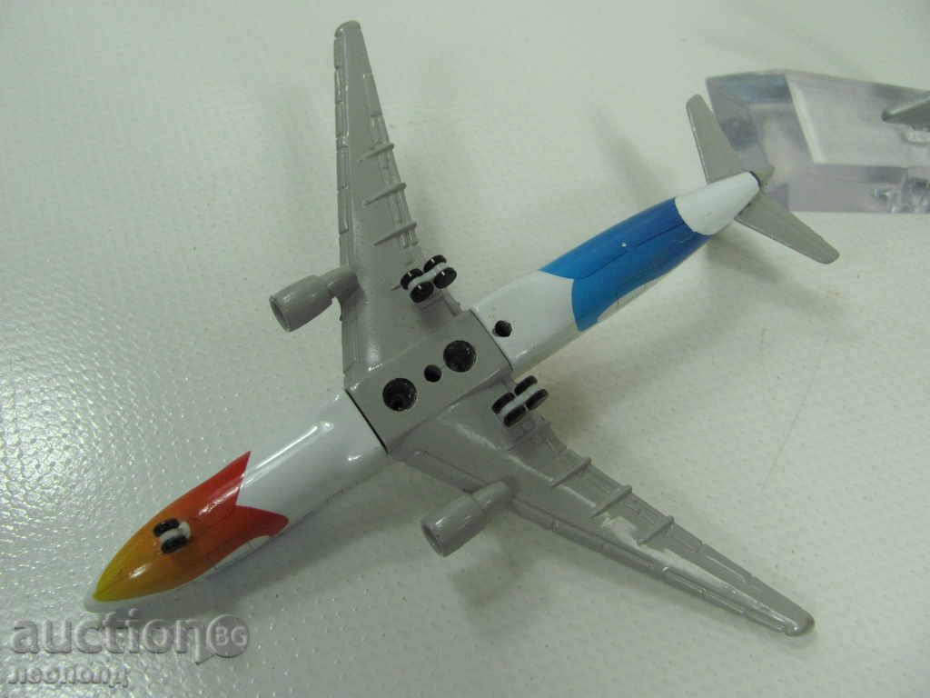 Tabletop Metal Airplane Model Airbus A330-300 China 1/500 - 6 Tabletop Metal Airplane Model Airbus A330-300 China 1/500 - 6