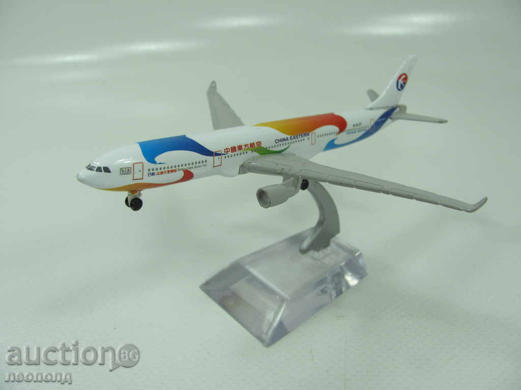 Tabletop Metal Airplane Model Airbus A330-300 China 1/500 Tabletop Metal Airplane Model Airbus A330-300 China 1/500