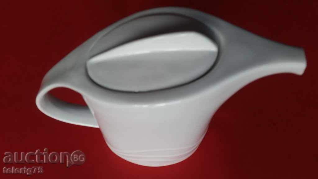 Beautiful Bulgarian Old Retro Teapot from Porcelain with price 16.00 BGN | € 8.18 Beautiful Bulgarian Old Retro Teapot from Porcelain with price 16.00 BGN | € 8.18