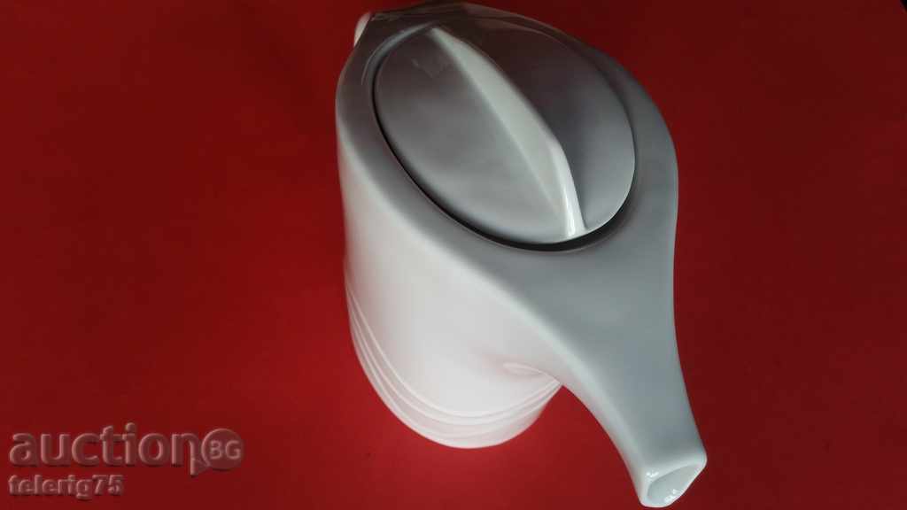 Auction Beautiful Bulgarian Old Retro Teapot from Porcelain Auction Beautiful Bulgarian Old Retro Teapot from Porcelain