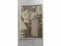 Παλιά φωτογραφία: Ο γάμος του Φίλιππου Κούτεφ, 1943