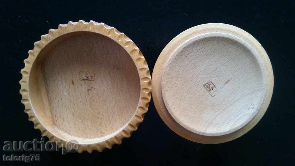 Auction Beautiful Old Wooden Wooden Box of 60 / 70s Auction Beautiful Old Wooden Wooden Box of 60 / 70s