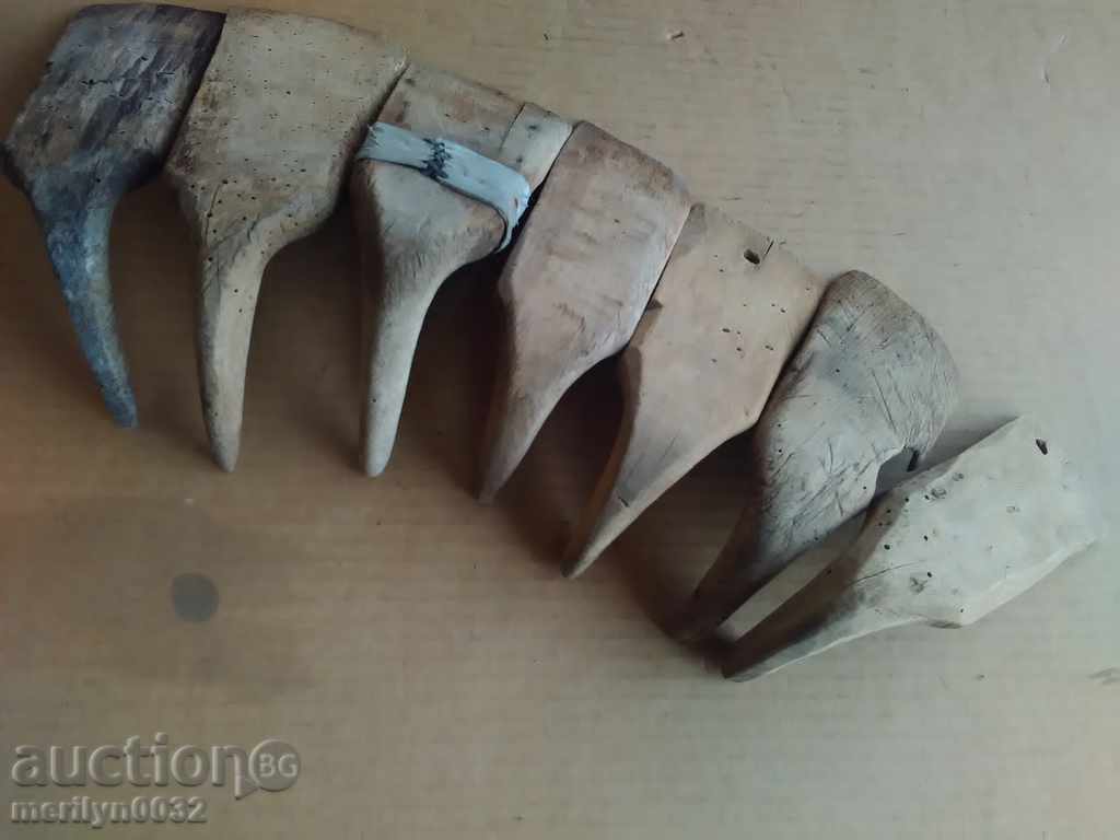 Delivery of Lot 7 palmarkers palm tree wooden sickle Delivery of Lot 7 palmarkers palm tree wooden sickle