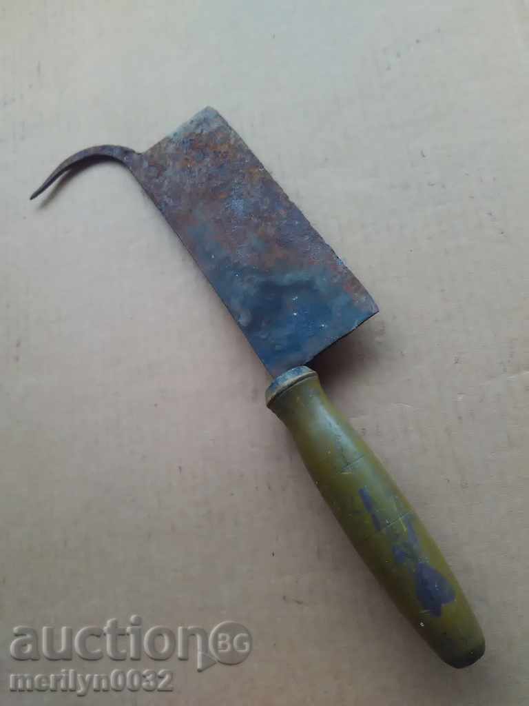 Sutter, ax, knife blade with price 31.00 BGN | € 15.85 Sutter, ax, knife blade with price 31.00 BGN | € 15.85