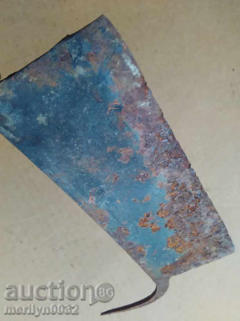Auction Sutter, ax, knife blade Auction Sutter, ax, knife blade