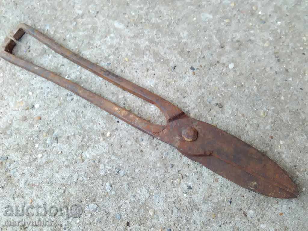 An old forged scissors with price 39.00 BGN | € 19.94 An old forged scissors with price 39.00 BGN | € 19.94