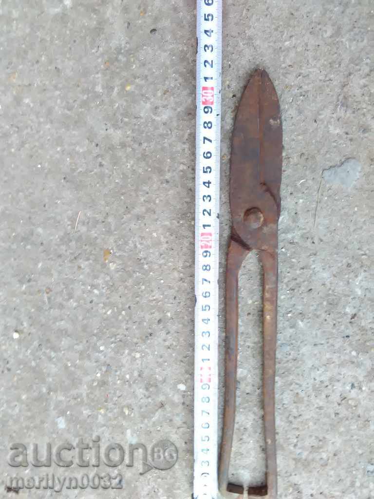 Delivery of An old forged scissors Delivery of An old forged scissors