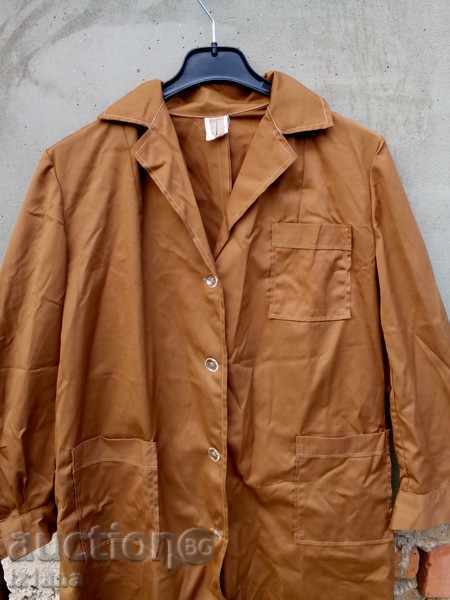 Old working apron with price 10.00 BGN | € 5.11 Old working apron with price 10.00 BGN | € 5.11