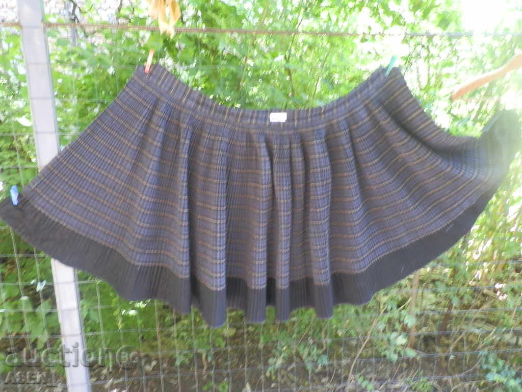 the authentic apron wool