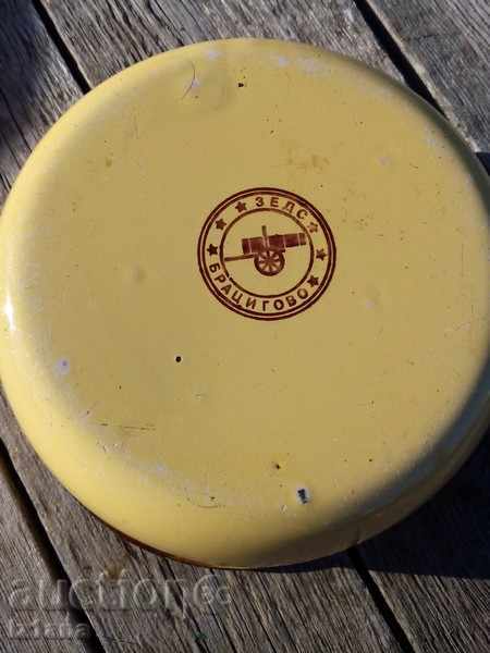 Delivery of Old enamel bowl Delivery of Old enamel bowl