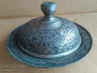Ottoman tinned Sahan with engravings and a lid of a Baker Copper Cup