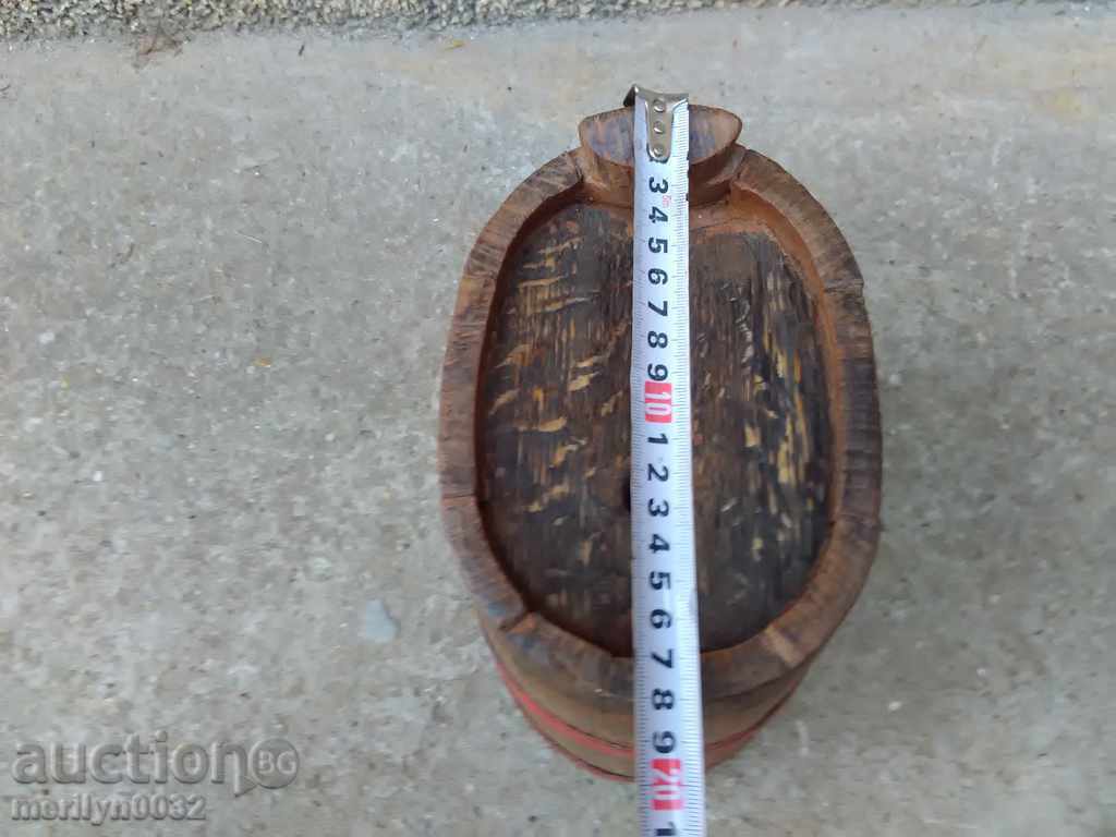 Auction Old bucket, flask, barrel, crank, wooden Auction Old bucket, flask, barrel, crank, wooden