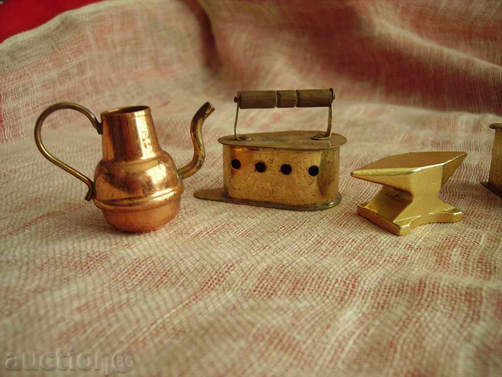 Доставка на Продавам пет броя бронзови миниатюри Доставка на Продавам пет броя бронзови миниатюри