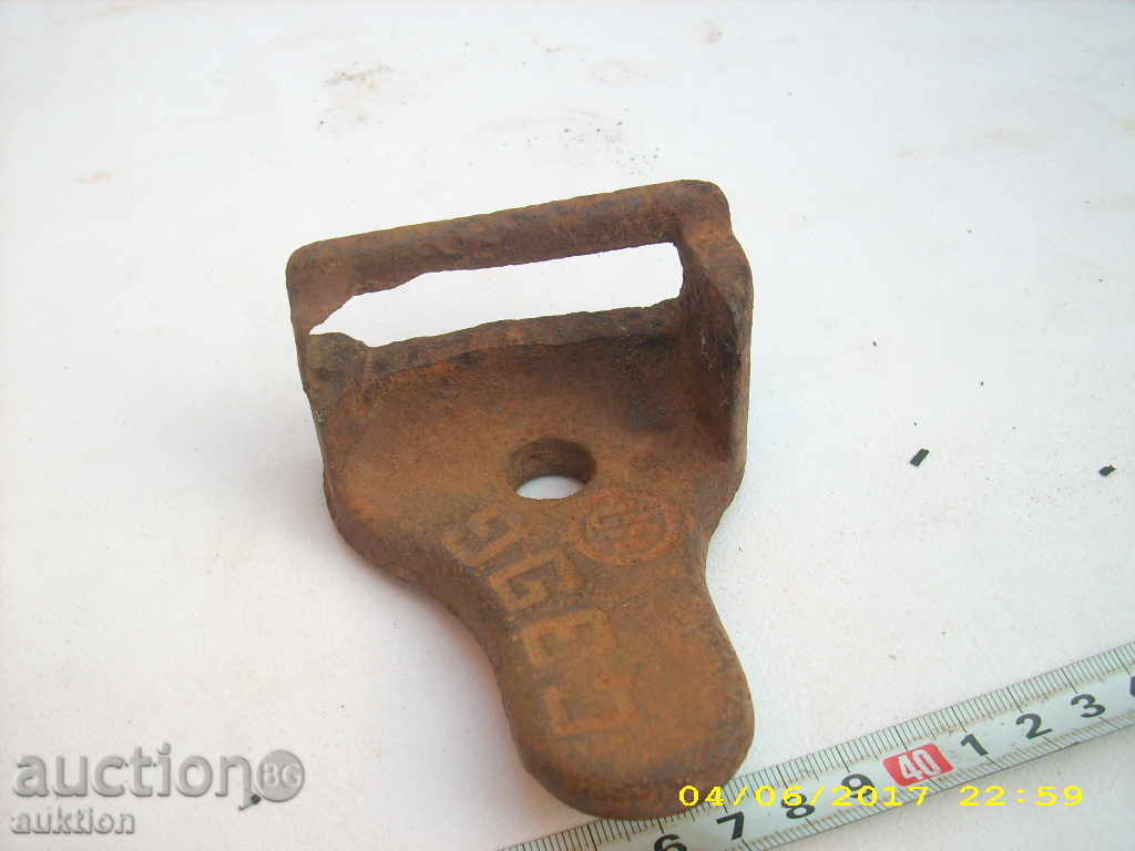 Auction OLD MOTHER BELT PART Auction OLD MOTHER BELT PART