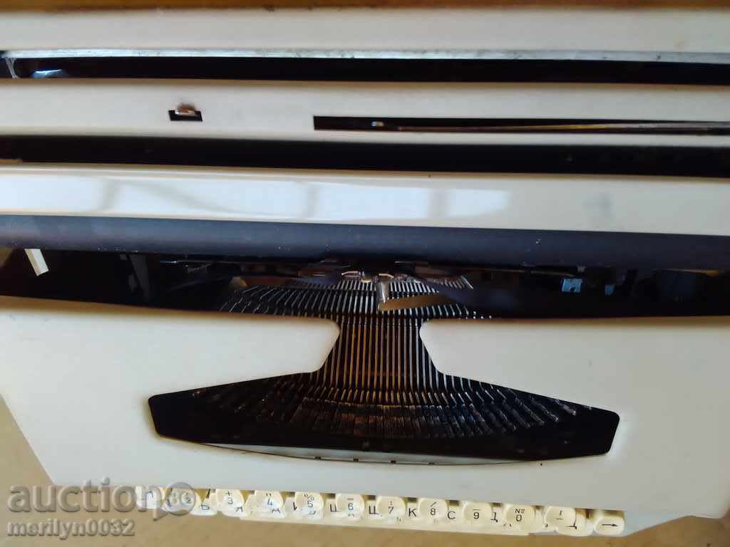 Bulgarian Typewriter NRB - 5 Bulgarian Typewriter NRB - 5