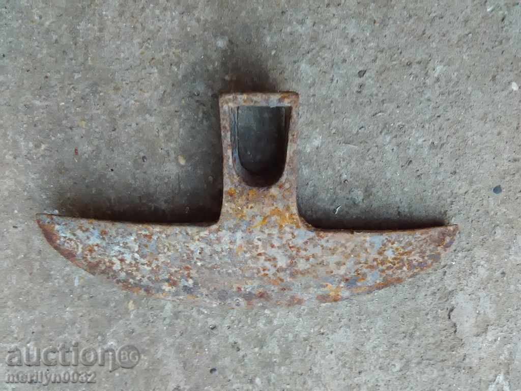 Auction Old pick, wrought iron, instrument, instrument Auction Old pick, wrought iron, instrument, instrument