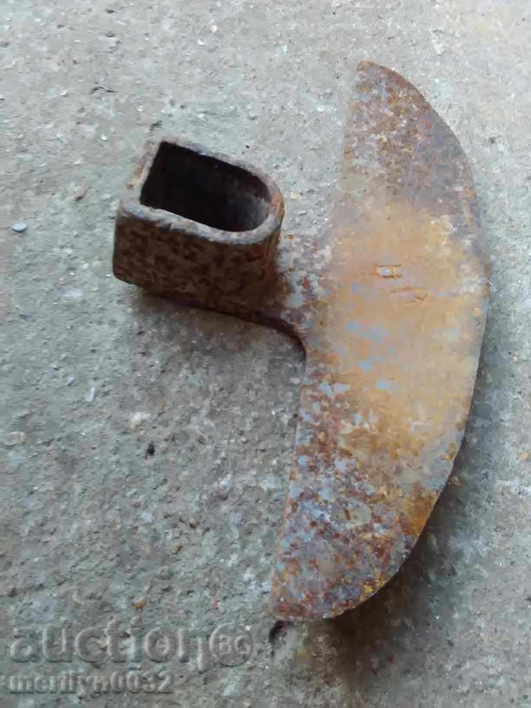 Delivery of Old pick, wrought iron, instrument, instrument Delivery of Old pick, wrought iron, instrument, instrument