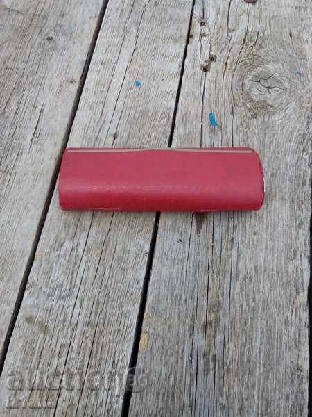 Παλιά θήκη για γυαλιά με τιμή 7.00 BGN | € 3.58 Παλιά θήκη για γυαλιά με τιμή 7.00 BGN | € 3.58