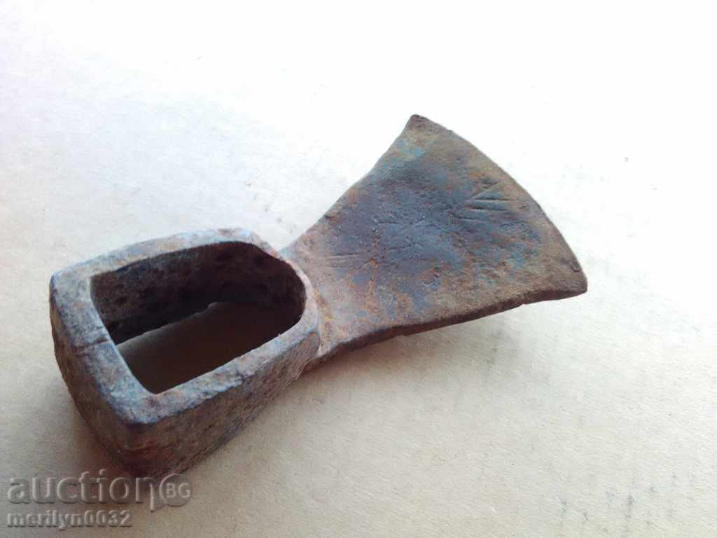 Auction Forged chap, hoe, agricultural instrument, wrought iron Auction Forged chap, hoe, agricultural instrument, wrought iron