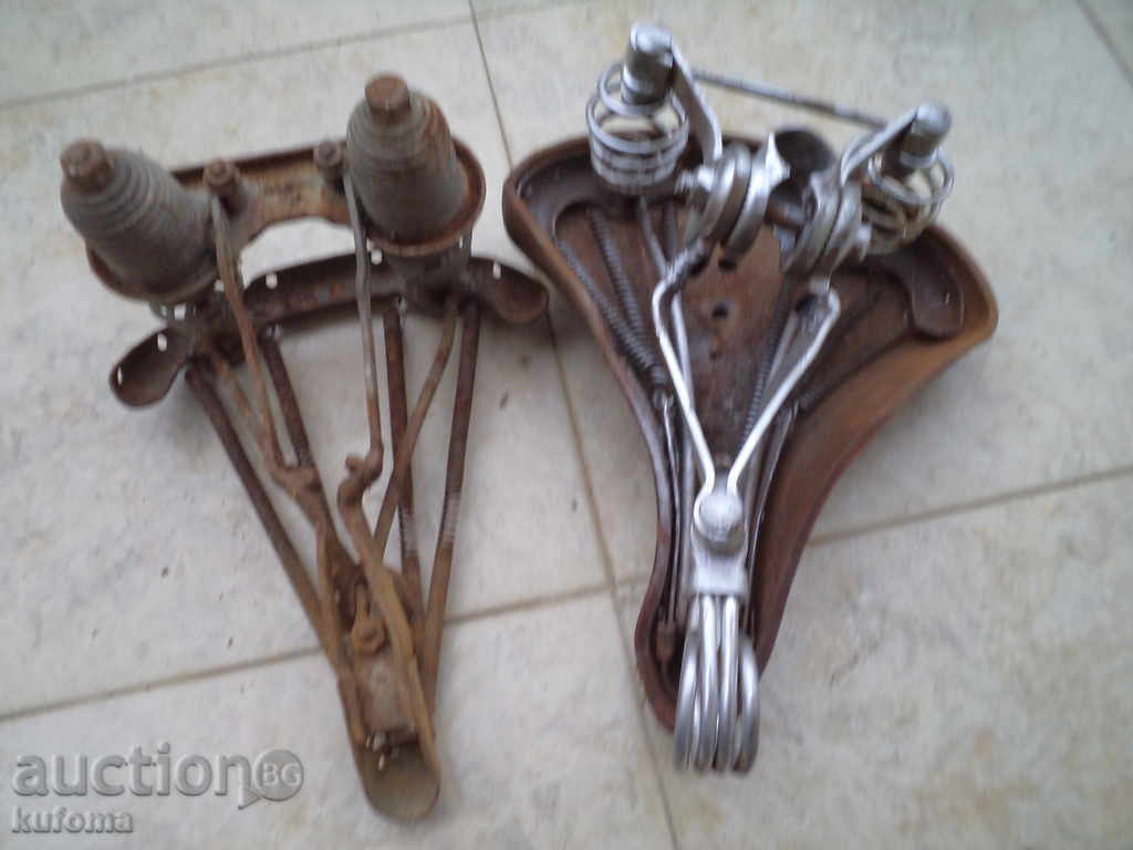 2 old bicycle or motorbike seats - 5