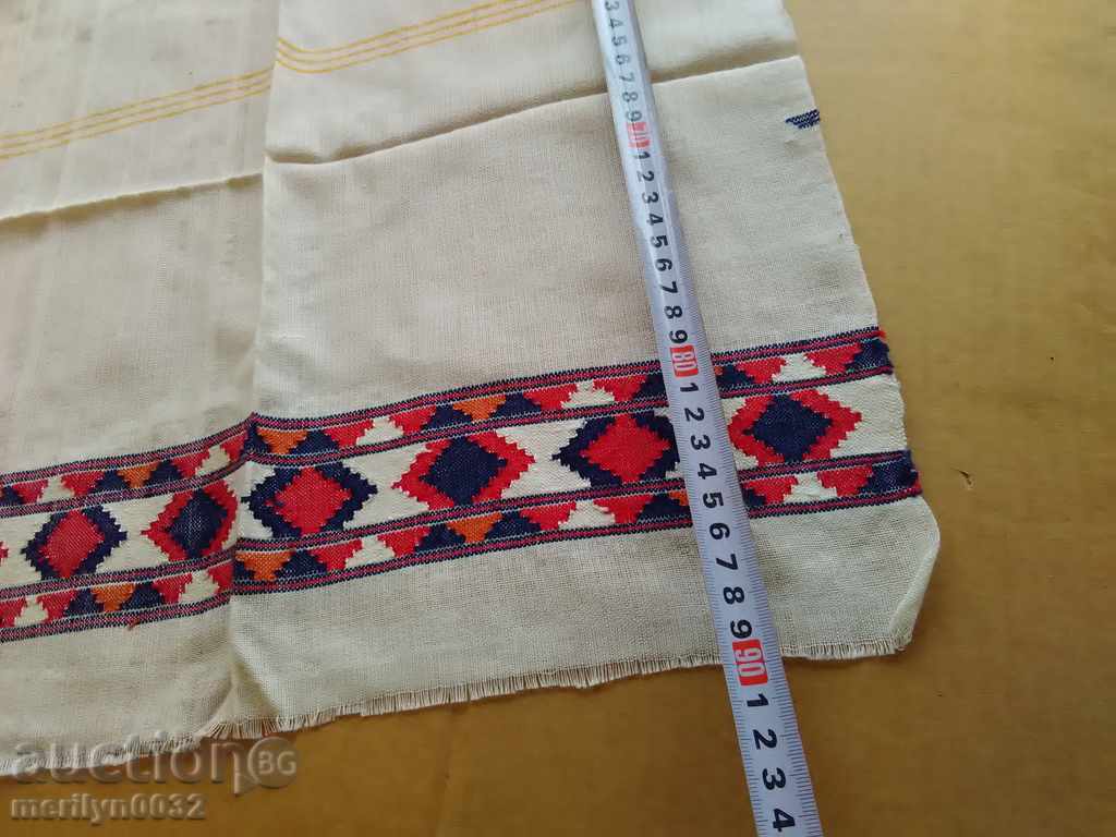 Auction An old hand-woven cloth embroidery Auction An old hand-woven cloth embroidery